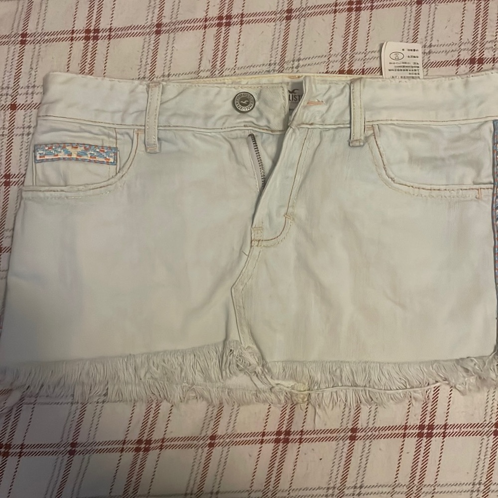 Size mini jean skirt hollister only worn once